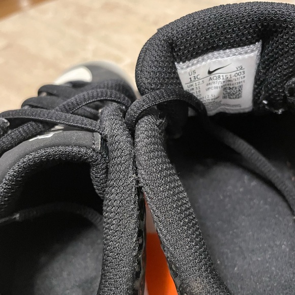 Nike Black and White Athletic Shoes - Picture 6 of 6